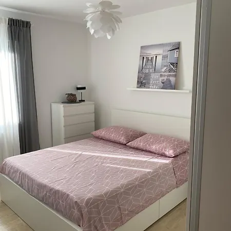 3 Apartment *